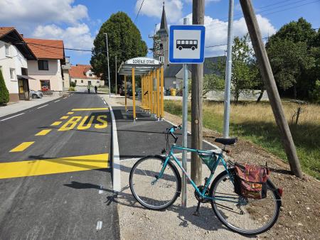 GORENJE OTAVE  NOVI NADSTREŠNICI NA AVTOBUSNEM POSTAJALIŠČU FOTO MARKO RUPAR (2)